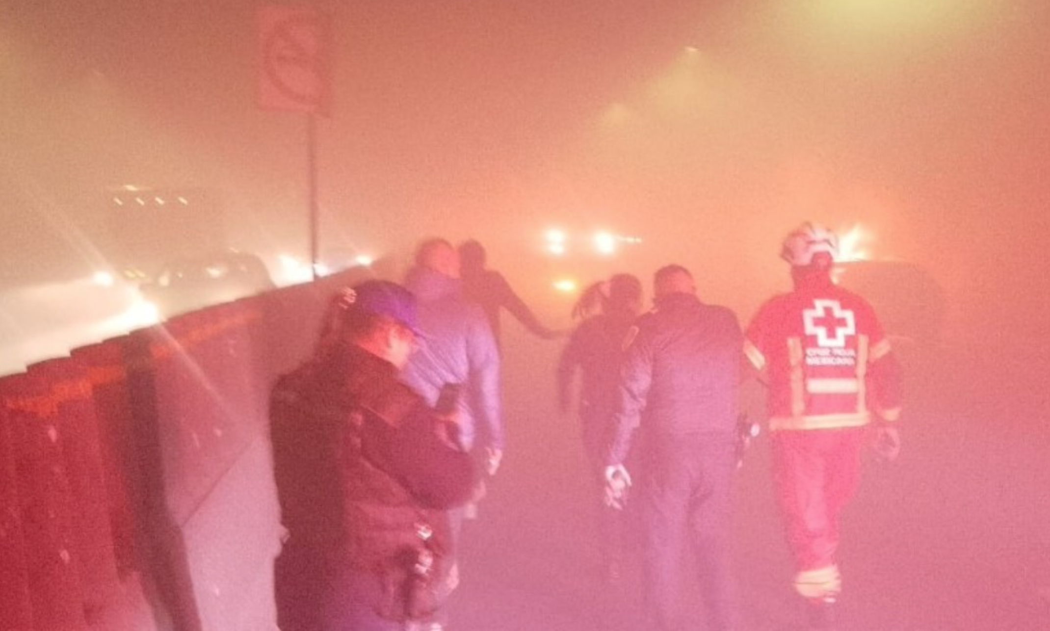 Se incendia automóvil en túnel de Periférico en la CDMX